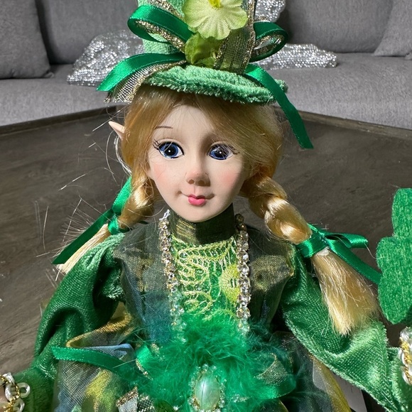 St Patricks Day Elf Leprechaun Doll Shelf sitter/18” GIRL RARE - Picture 2 of 7